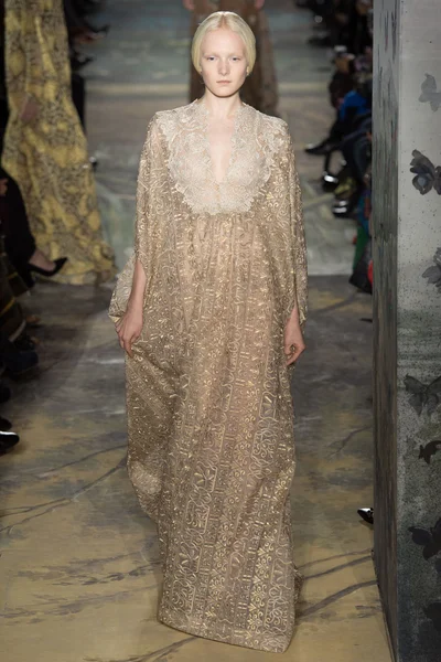 Look 37
